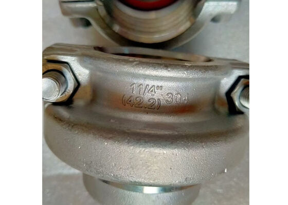 Boru Uçlarının Etkili Sızdırmazlığı ve Korunması için Metal Halkalara Gömülü Silikon Conta Halkalarına Sahip Dayanıklı Plastik Boru Uç Kapakları